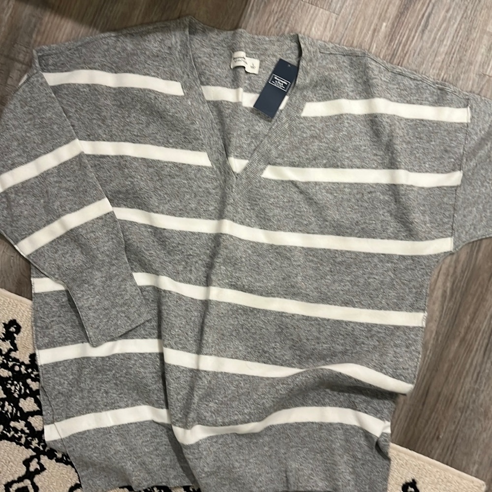 NEW* Abercrombie Sweater